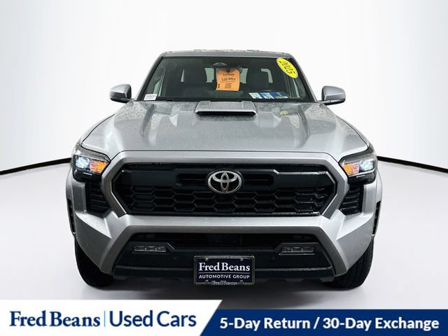 Used 2025 Toyota Tacoma TRD Sport w/ TRD Sport Upgrade Package AWD/4WD image 2