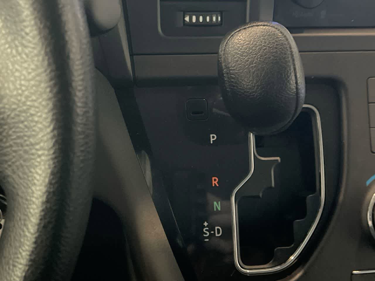 Used 2015 Toyota Sienna LE image 19