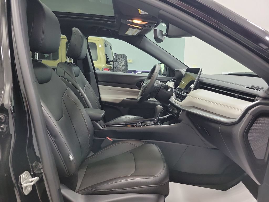 Certified 2024 Jeep Compass Limited w/ Elite Group AWD/4WD image 20
