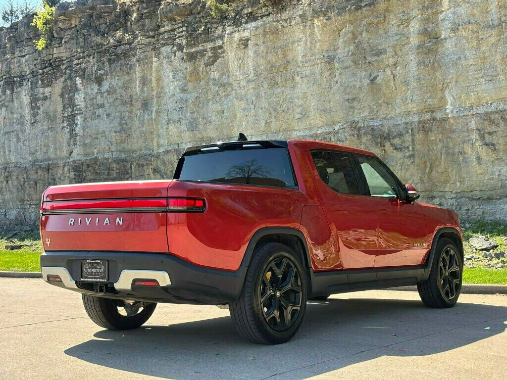 Used 2022 Rivian R1T Launch Edition image 4