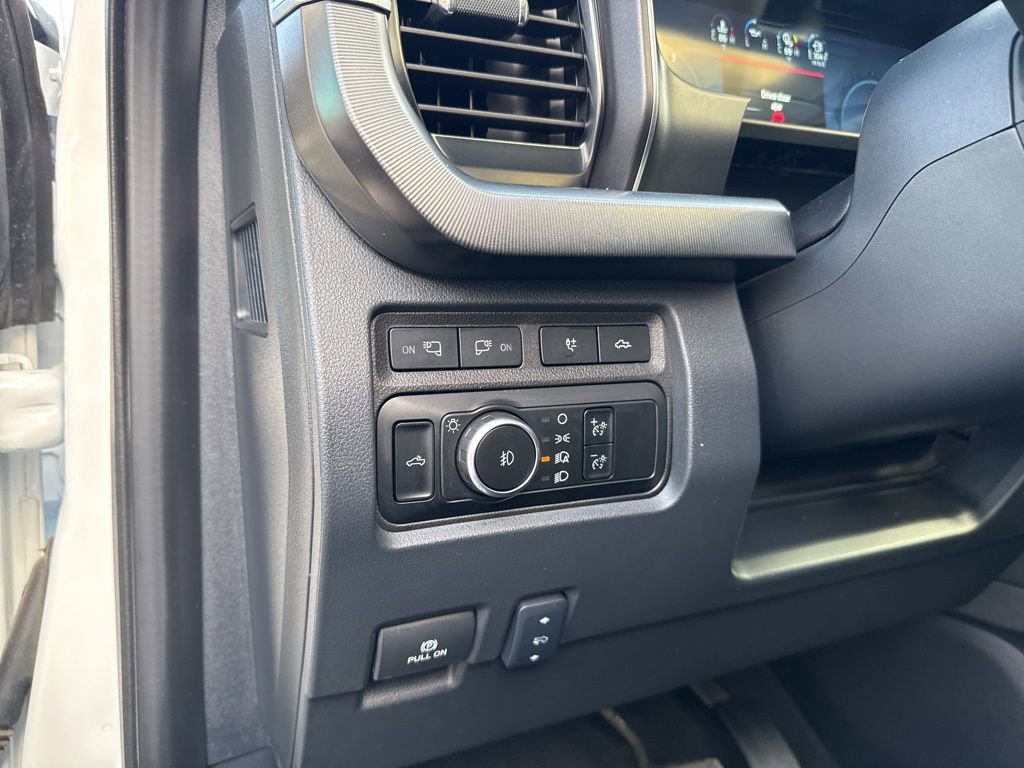 Used 2023 Ford F350 Platinum w/ FX4 Off-Road Package image 14