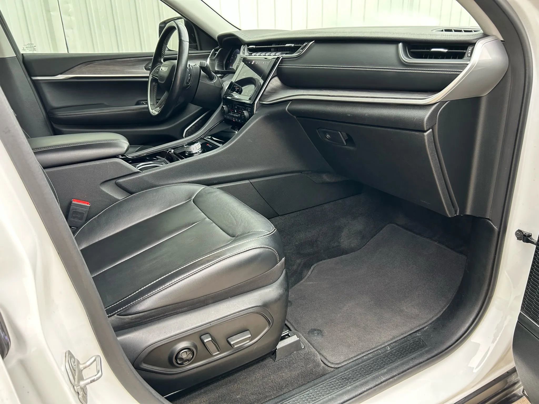 Used 2021 Jeep Grand Cherokee L Limited image 9