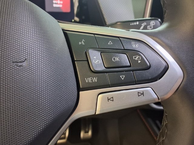 Used 2024 Volkswagen Atlas Peak Edition SEL AWD/4WD image 11