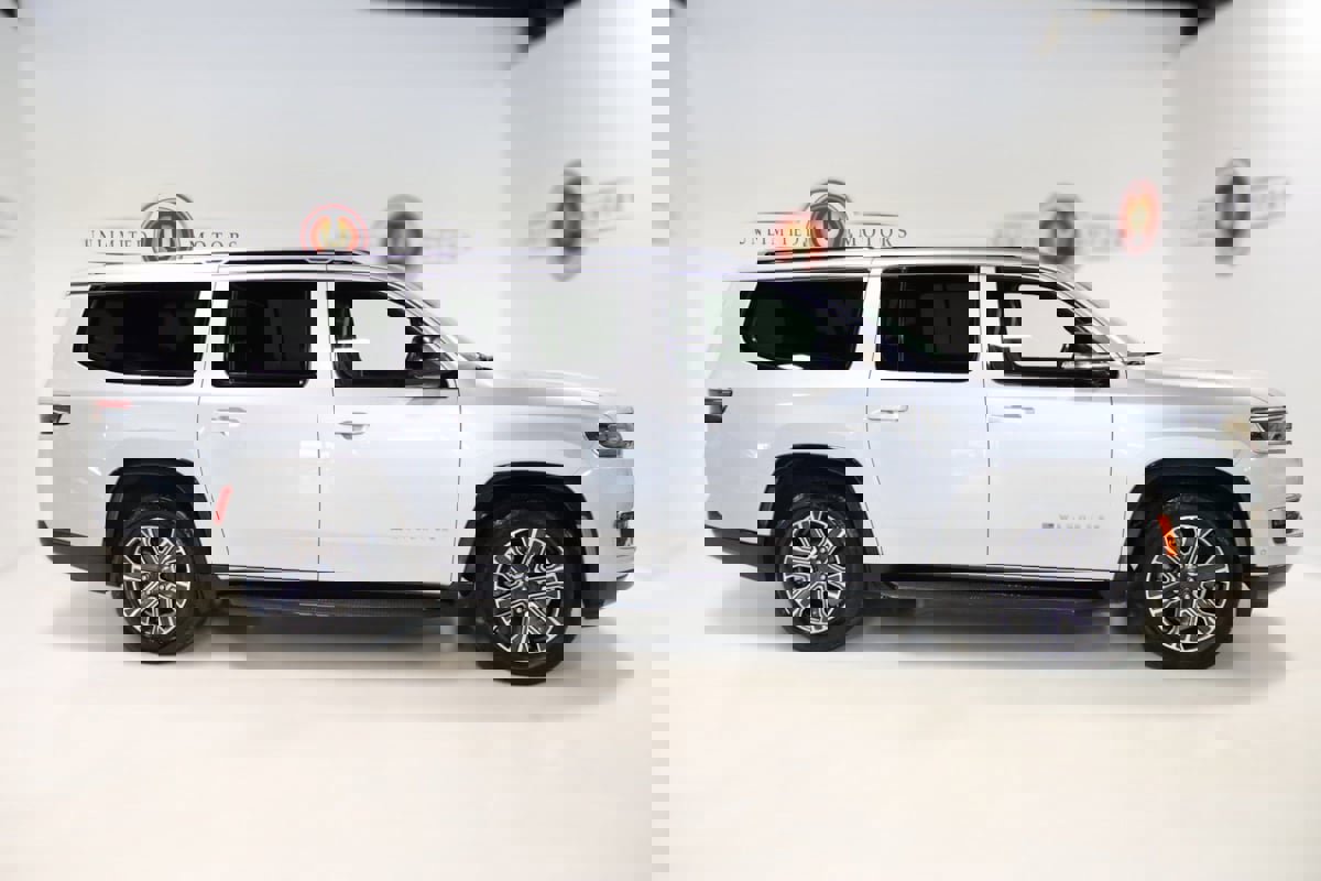 Used 2024 Jeep Wagoneer L Series II w/ Flexible Seating Group image 5