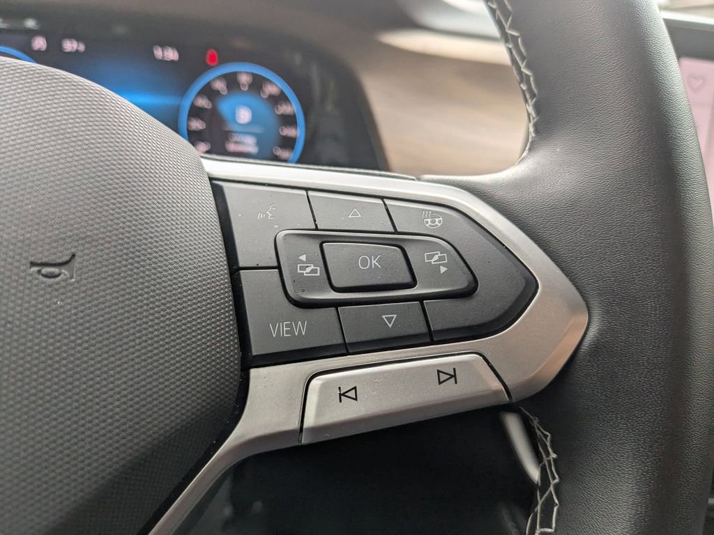 Used 2025 Volkswagen Atlas SE image 18