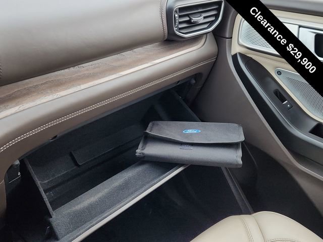 Used 2020 Ford Explorer Platinum w/ Premium Technology Package image 48