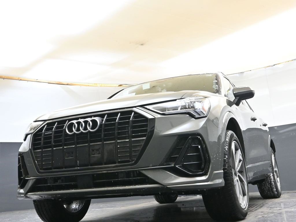 New 2025 Audi Q3 2.0T Premium image 39