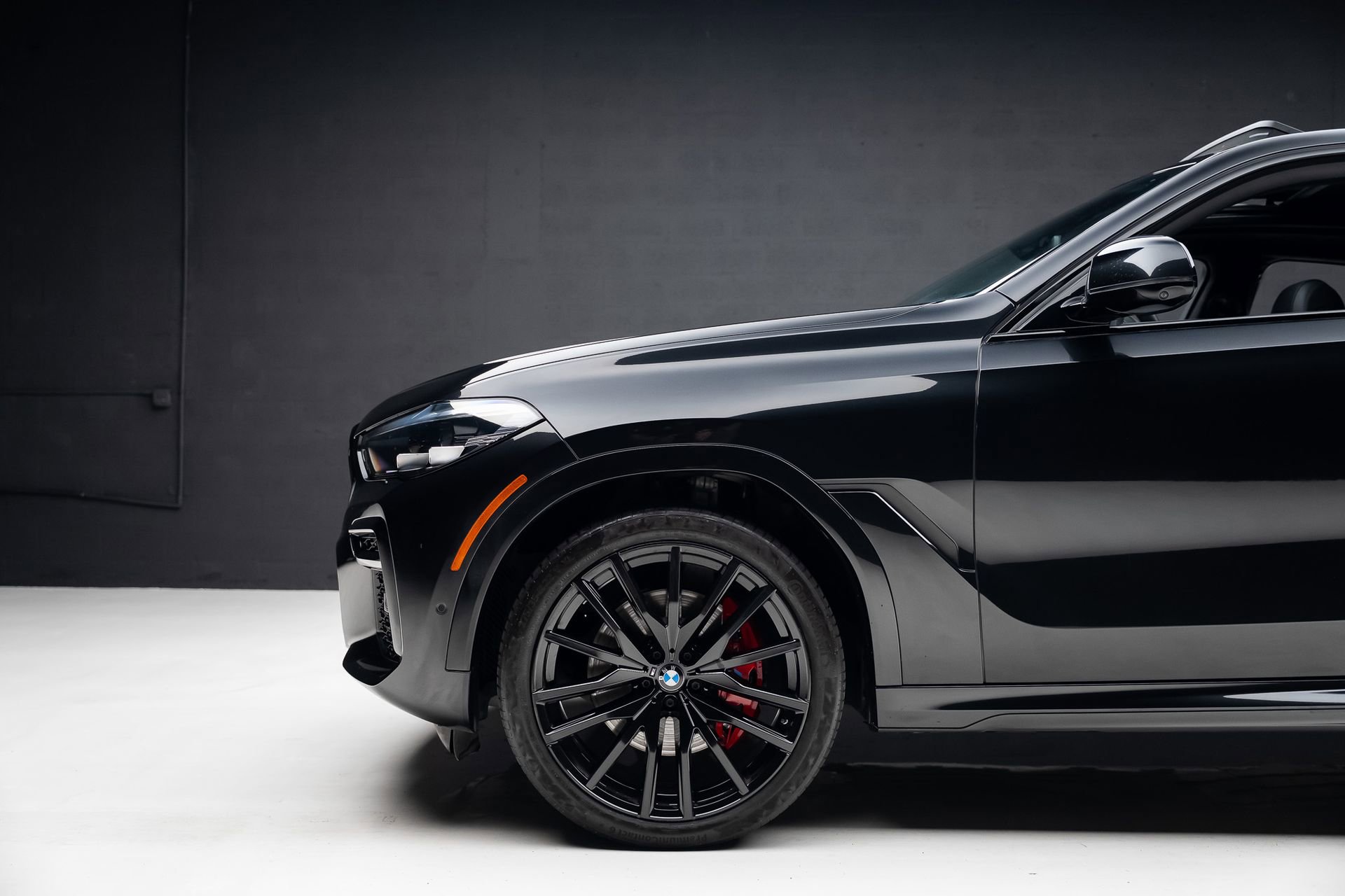 Used 2023 BMW X6 xDrive40i w/ M Sport Package AWD/4WD image 17