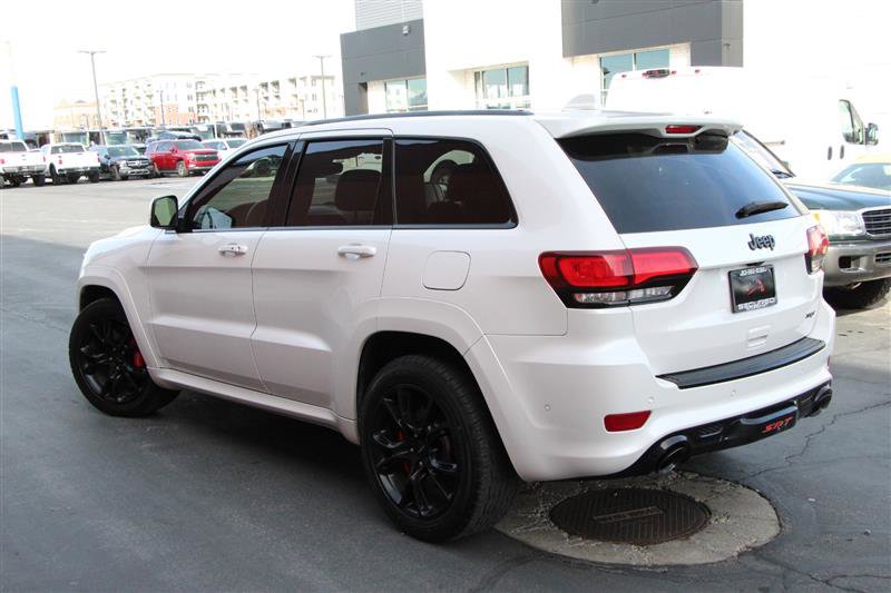 Used 2017 Jeep Grand Cherokee SRT image 8