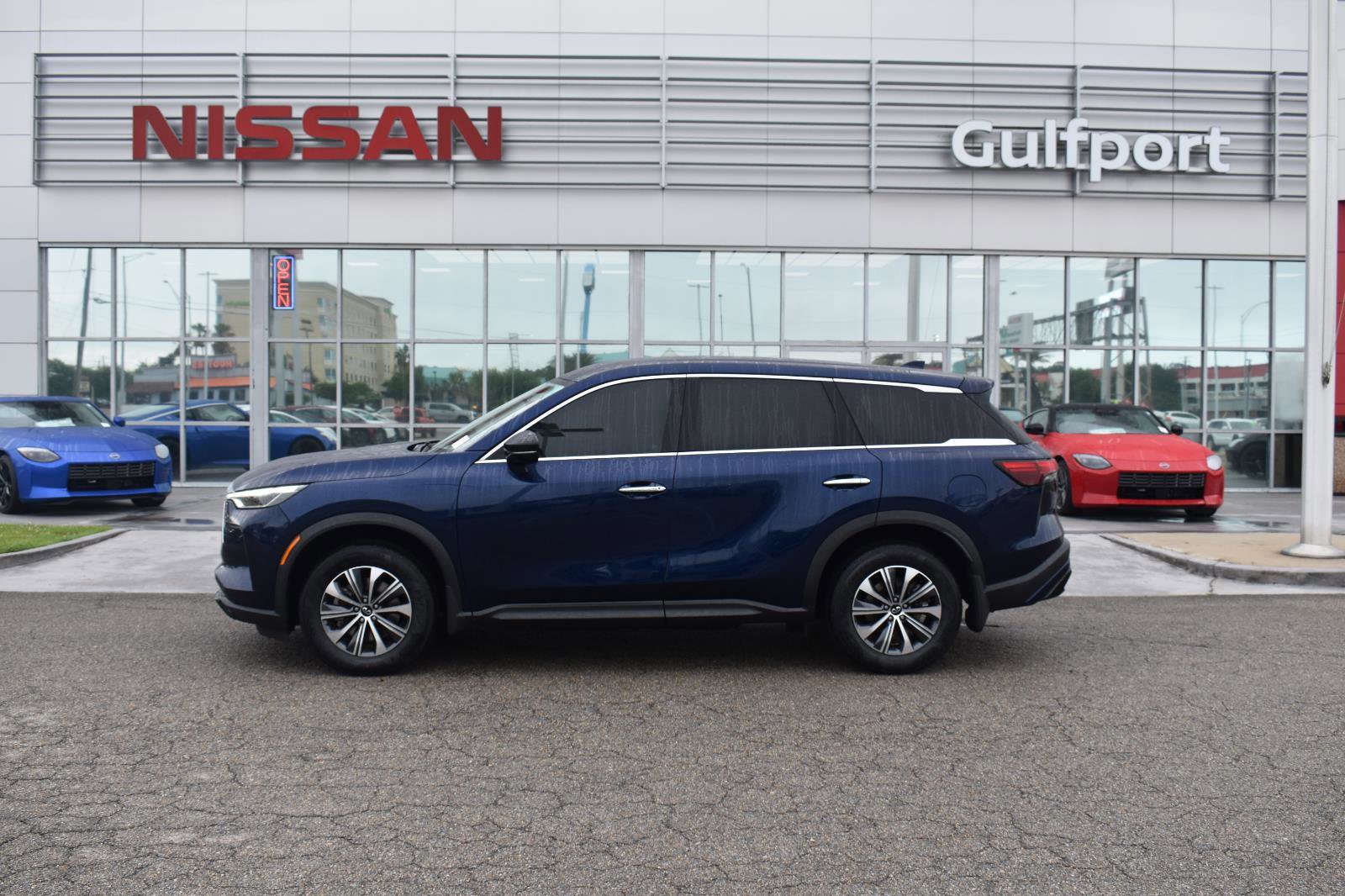 Used 2023 INFINITI QX60 Pure FWD image 3