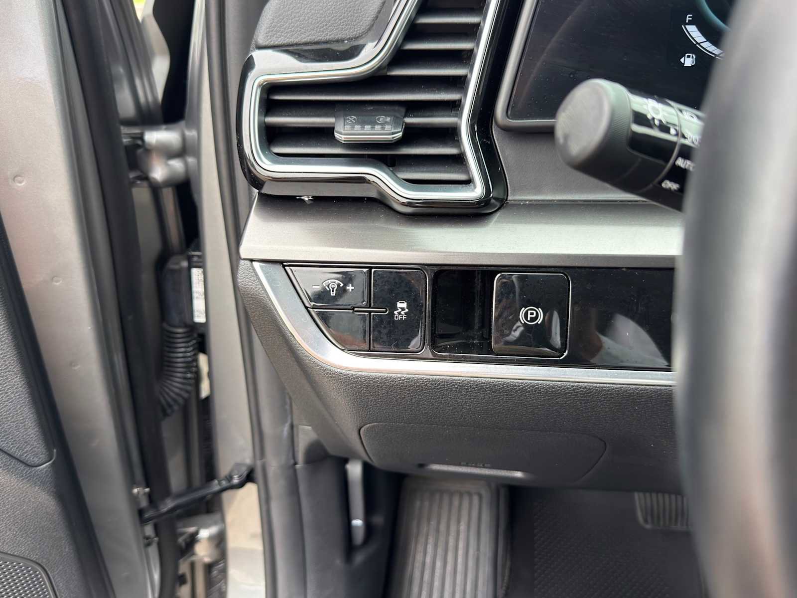 Certified 2024 Kia Sportage EX FWD image 21