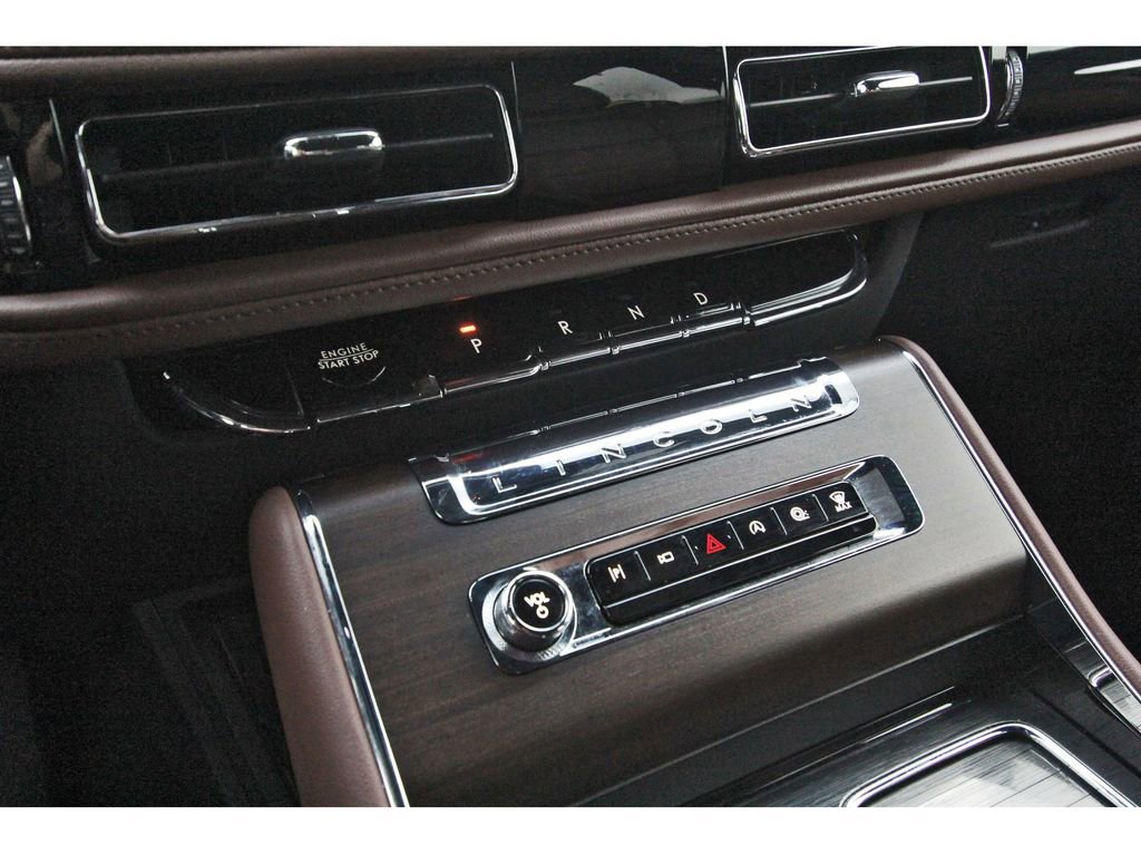 Used 2025 Lincoln Aviator Reserve w/ Equipment Group 201A AWD/4WD image 27