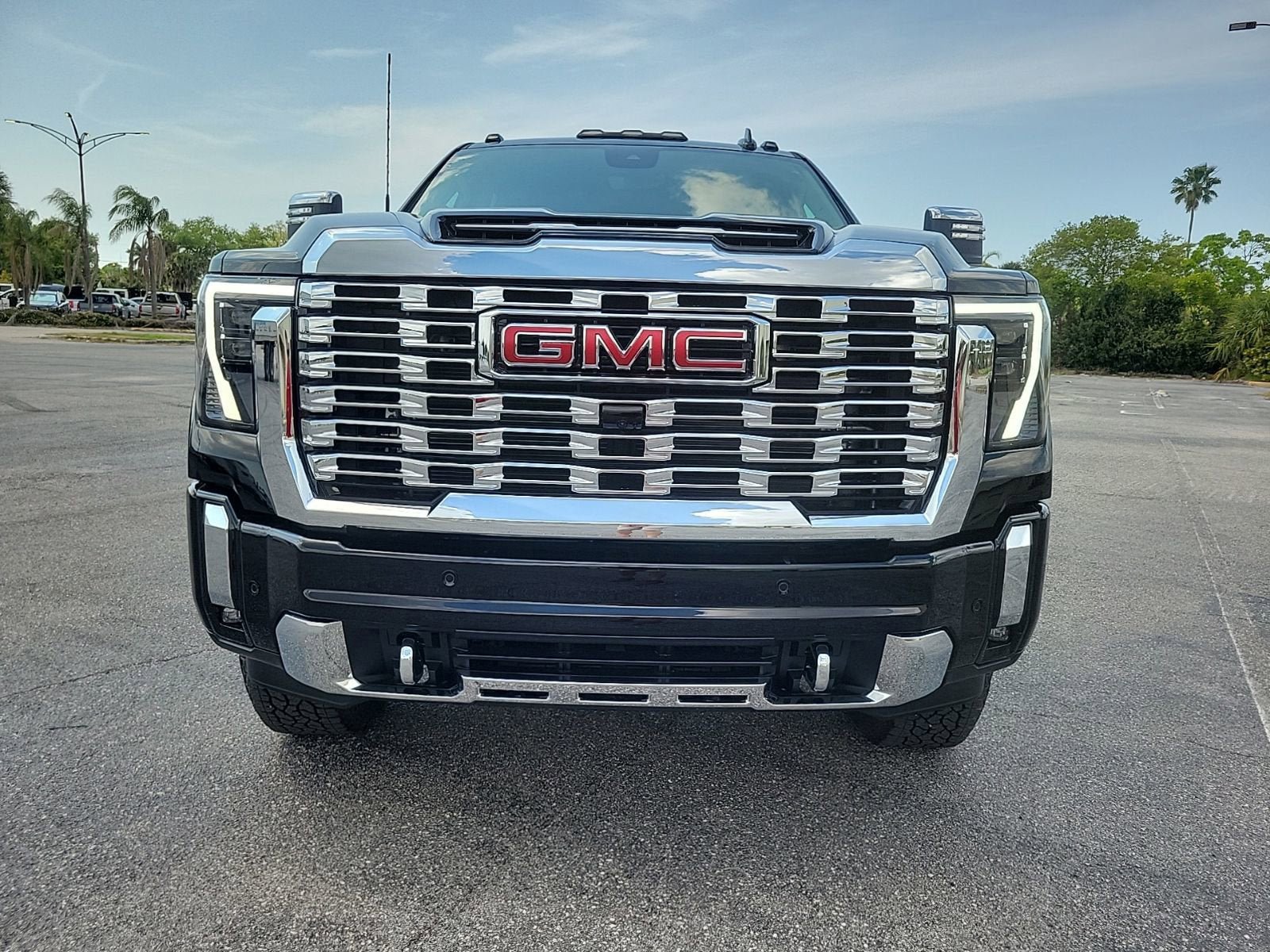 New 2026 GMC Sierra 2500 Denali w/ Denali Reserve Package AWD/4WD image 3