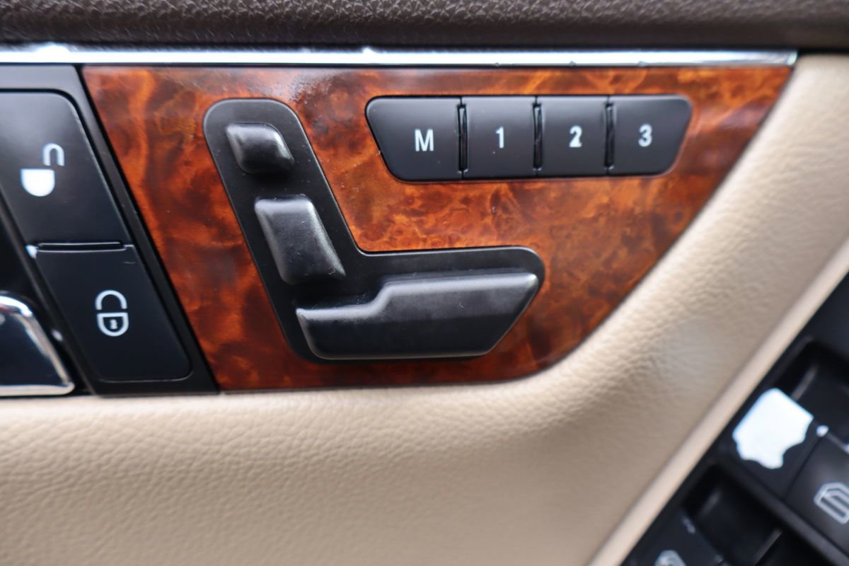 Used 2011 Mercedes-Benz C 300 4MATIC Sedan image 28