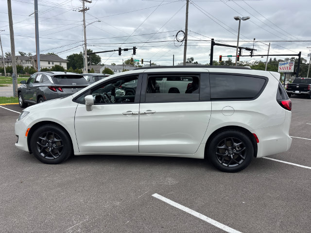 Used 2020 Chrysler Pacifica Touring-L Plus FWD image 6