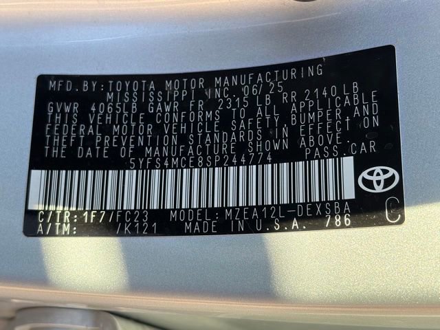 Used 2025 Toyota Corolla SE image 18