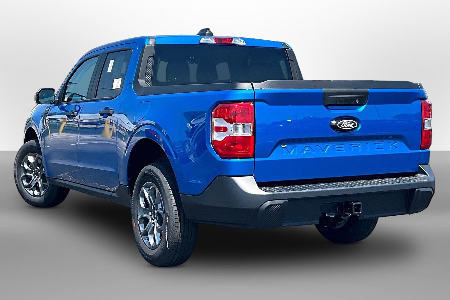New 2026 Ford Maverick XLT w/ XLT Luxury Package FWD image 3