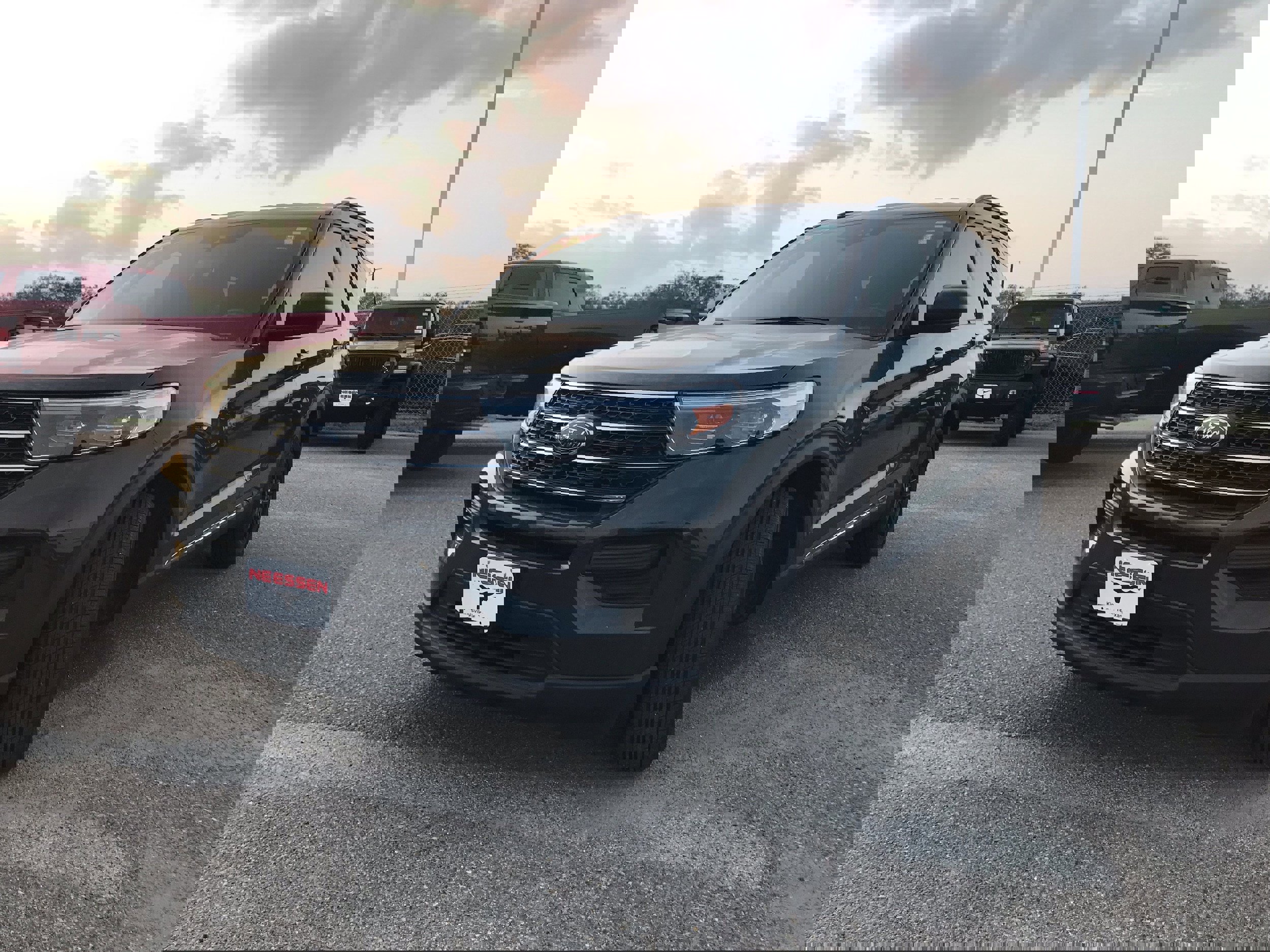 Used 2022 Ford Explorer XLT image 3