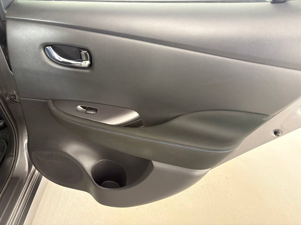 Used 2025 Nissan Leaf S FWD image 43