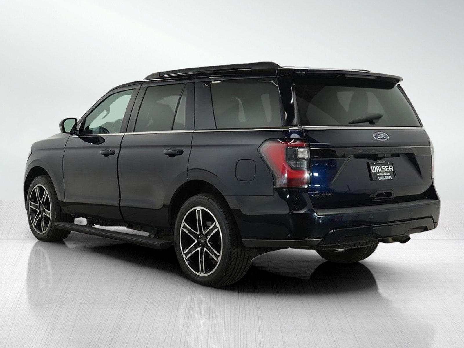 Used 2021 Ford Expedition Limited w/ Equipment Group 303A image 3