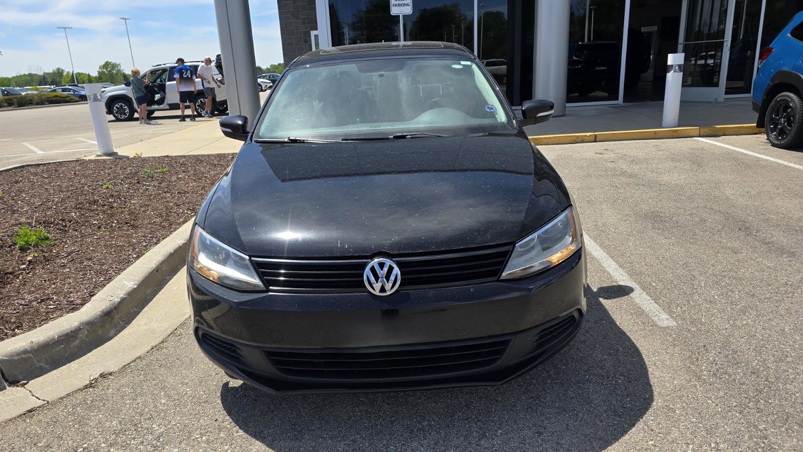 Used 2012 Volkswagen Jetta SE FWD image 2