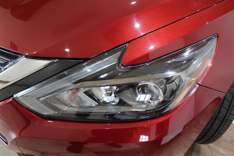 Used 2017 Nissan Altima 2.5 SR FWD image 10