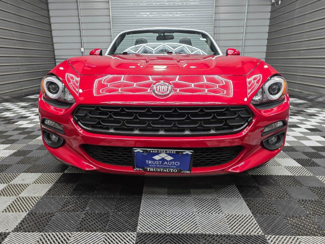 Used 2017 FIAT 124 Spider Lusso RWD image 3