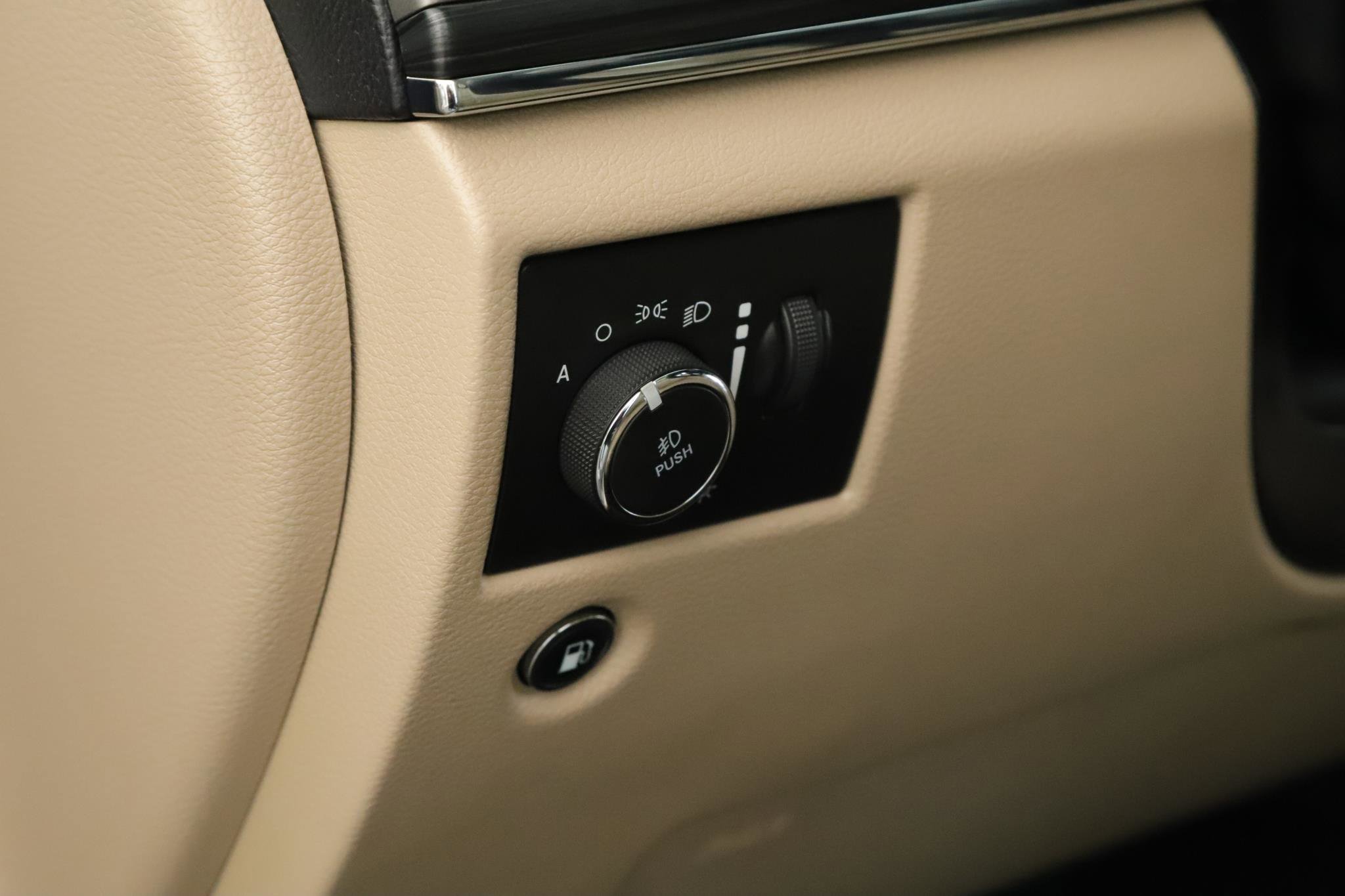 Certified 2019 Jeep Grand Cherokee Limited image 8