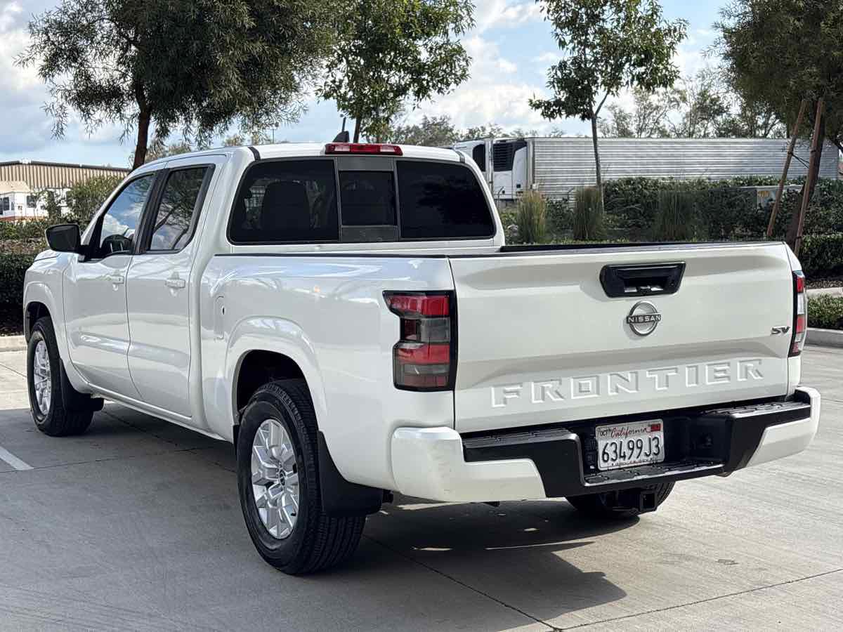 Used 2022 Nissan Frontier SV image 5