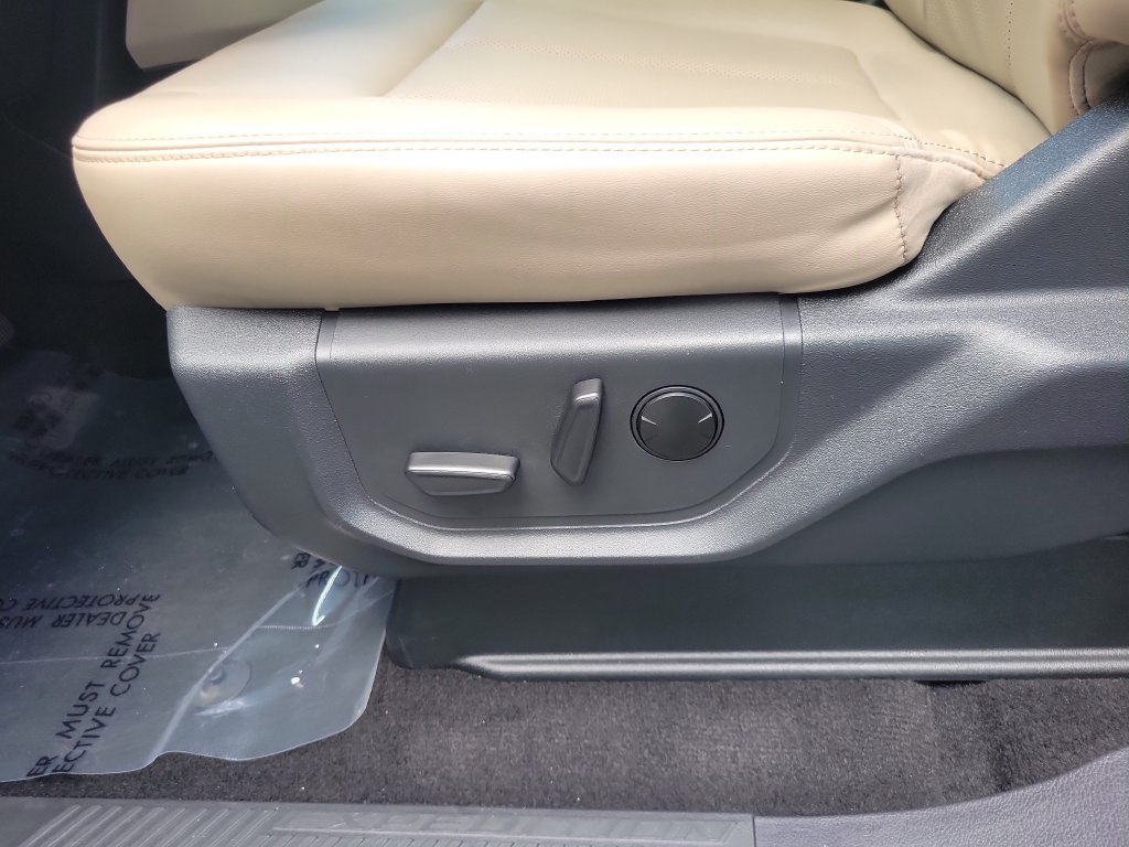 Certified 2023 Ford Expedition XLT RWD image 12