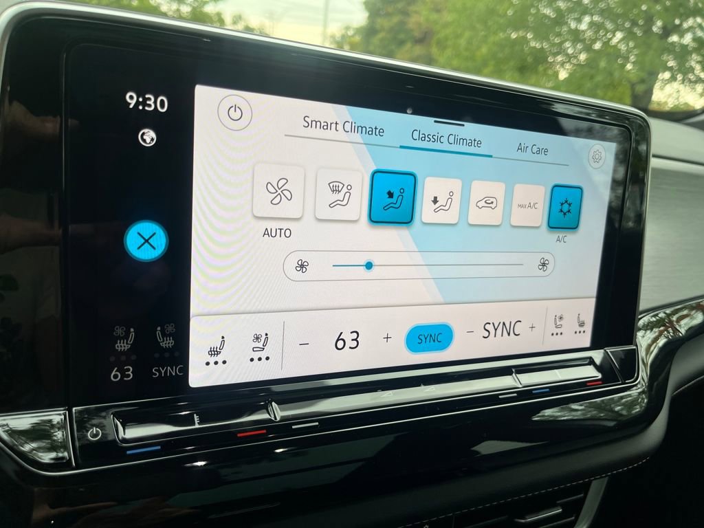 New 2026 Volkswagen Atlas Cross Sport SE image 12