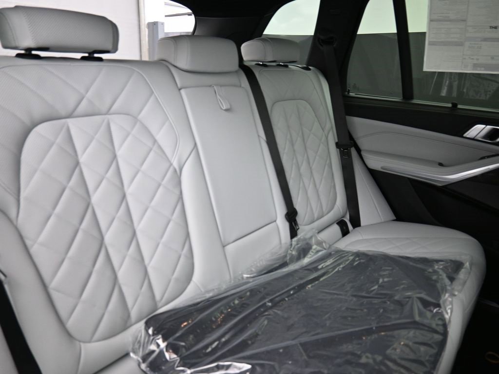 New 2026 BMW X5 M60i image 14