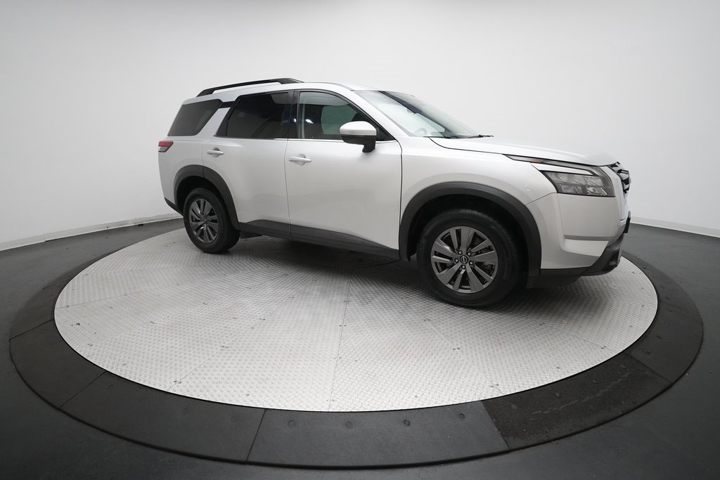 Certified 2024 Nissan Pathfinder SV image 12