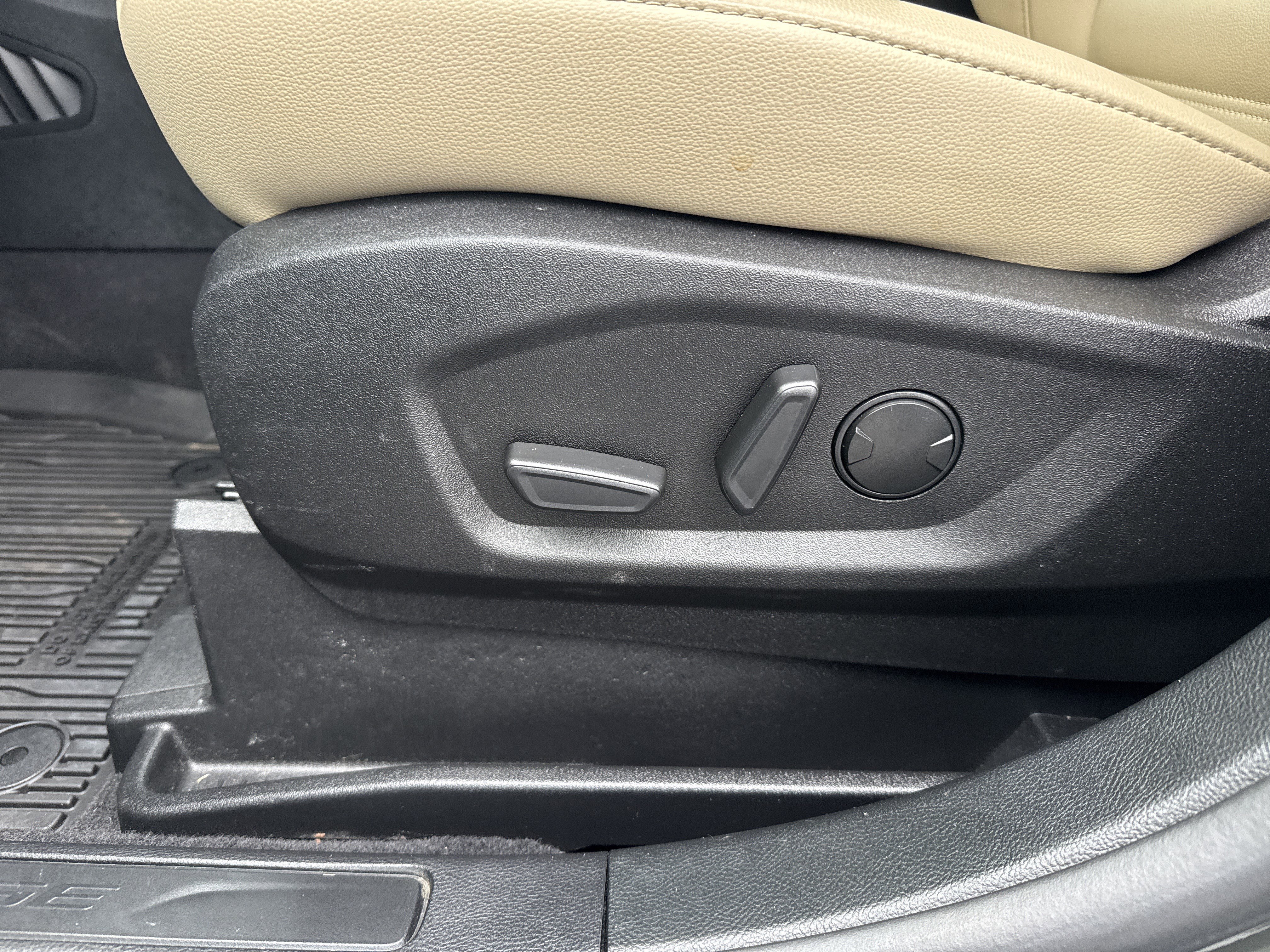 Used 2024 Ford Edge SEL w/ Convenience Package image 23