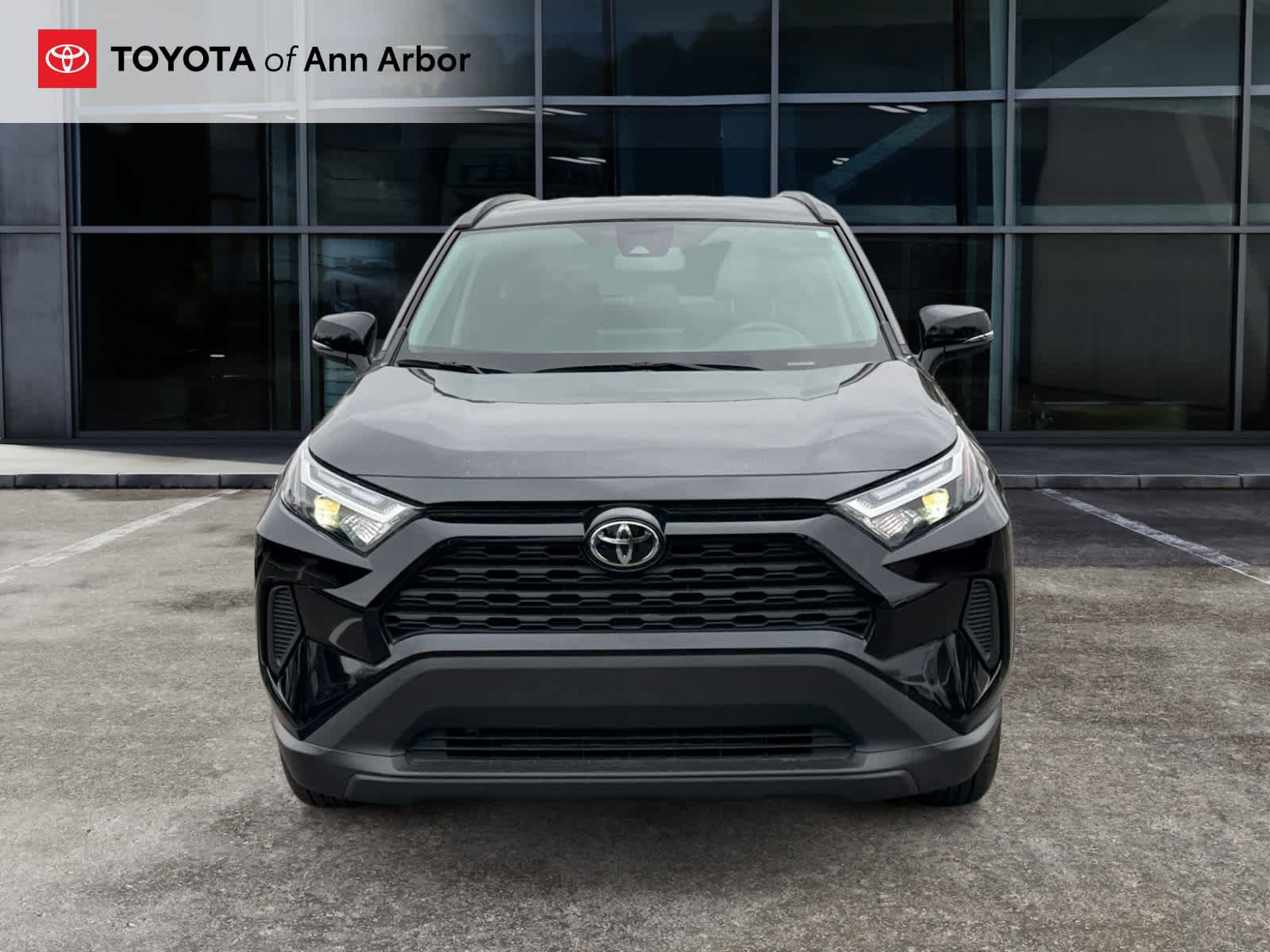 Used 2025 Toyota RAV4 XLE AWD/4WD image 12