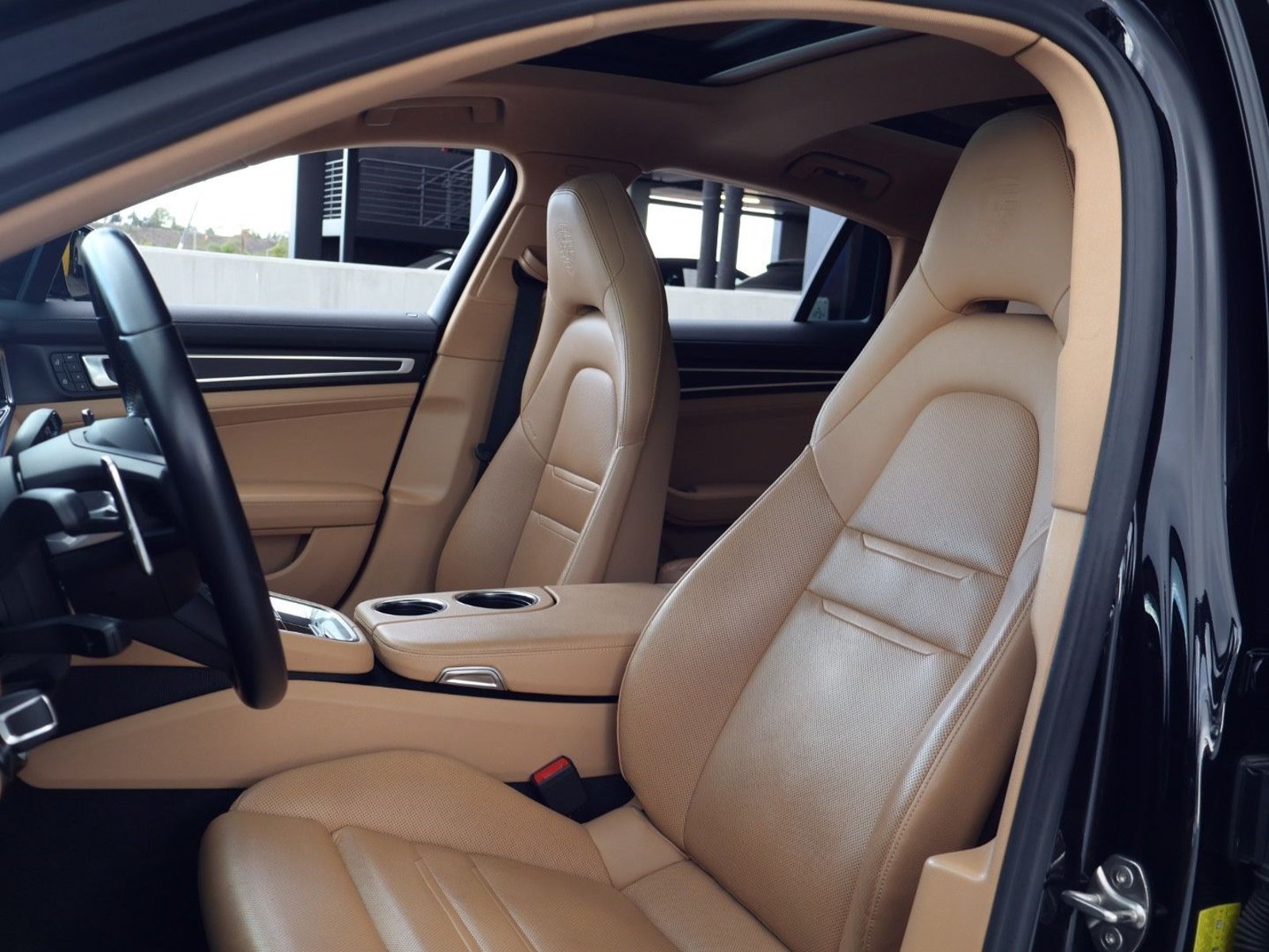 Certified 2023 Porsche Panamera 4 Platinum Edition AWD/4WD image 5