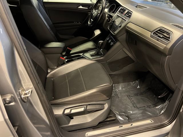 Used 2021 Volkswagen Tiguan SE R-Line image 10