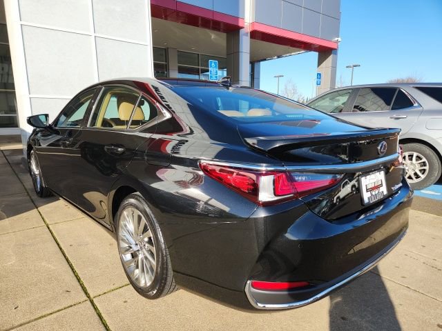 Used 2022 Lexus ES 300h w/ Luxury Package image 8