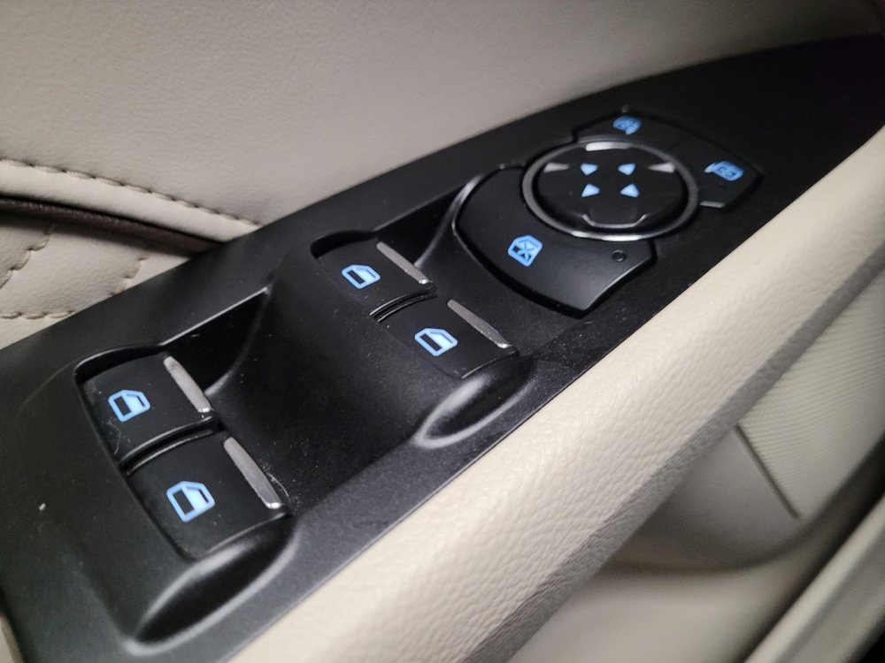 Used 2017 Ford Fusion Platinum image 27