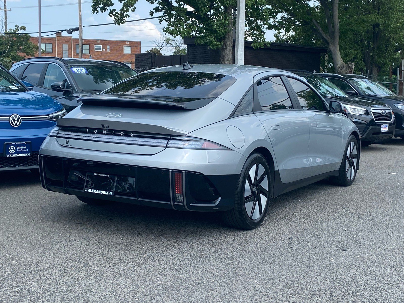 Used 2024 Hyundai Ioniq 6 SE AWD/4WD image 3