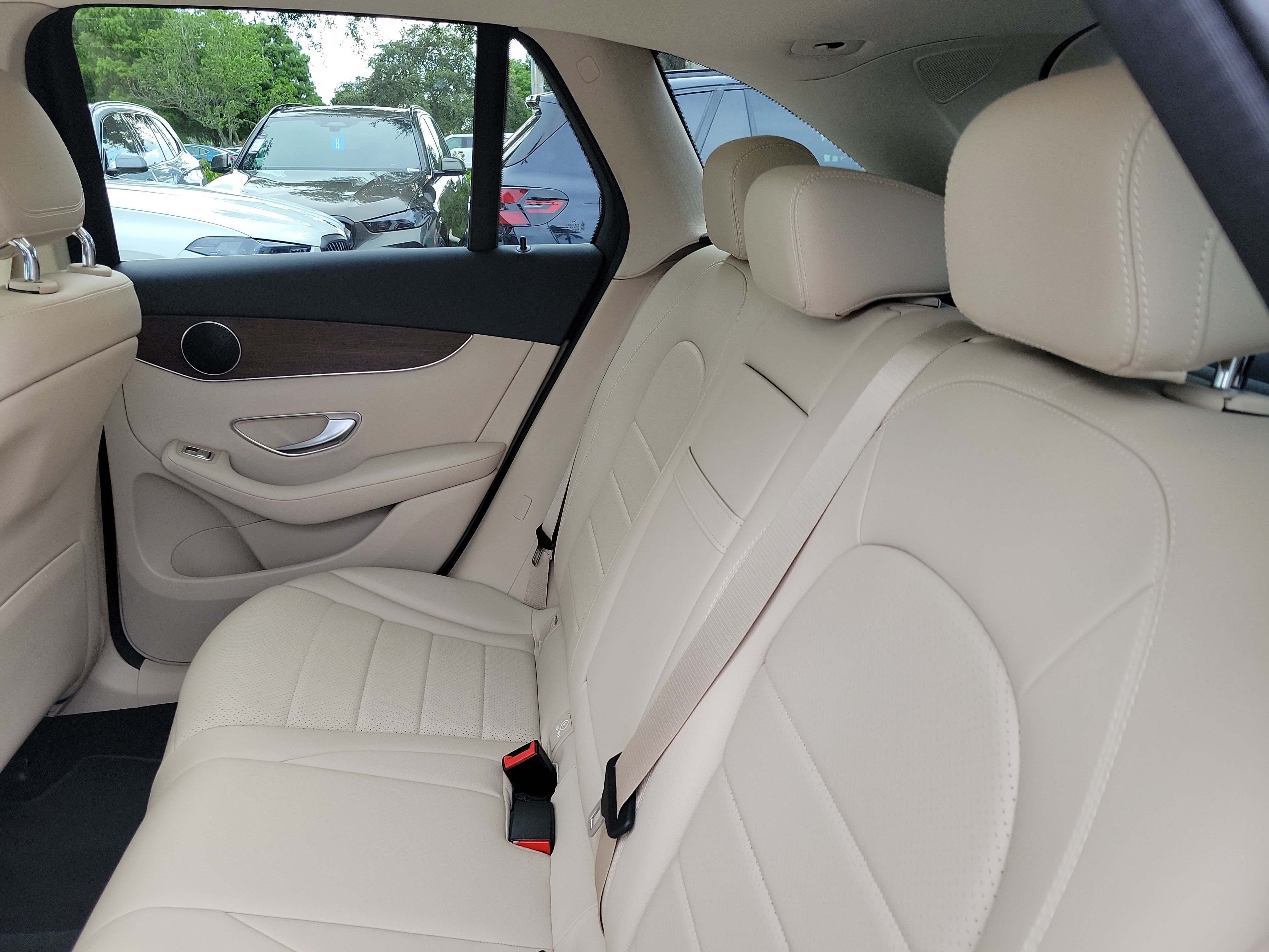 Used 2022 Mercedes-Benz GLC 300 4MATIC image 9