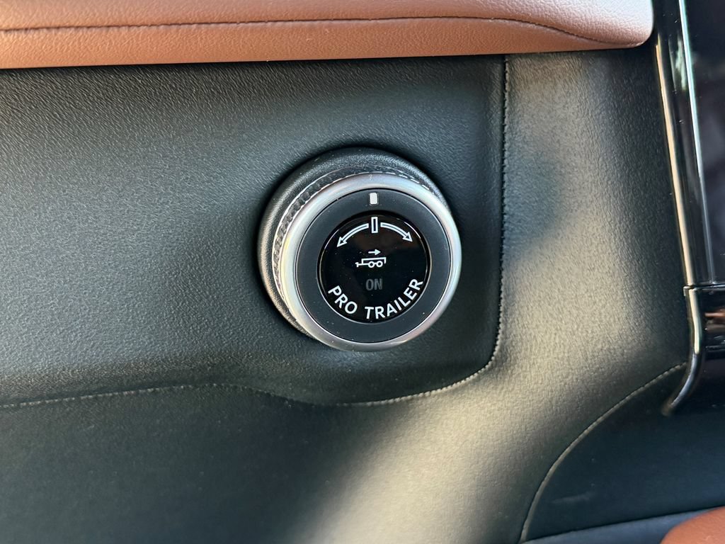 New 2026 Lincoln Navigator Reserve AWD/4WD image 22