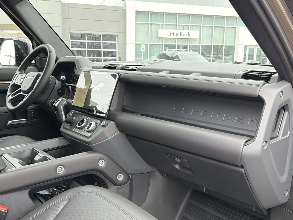 New 2026 Land Rover Defender 110 X-Dynamic SE image 17