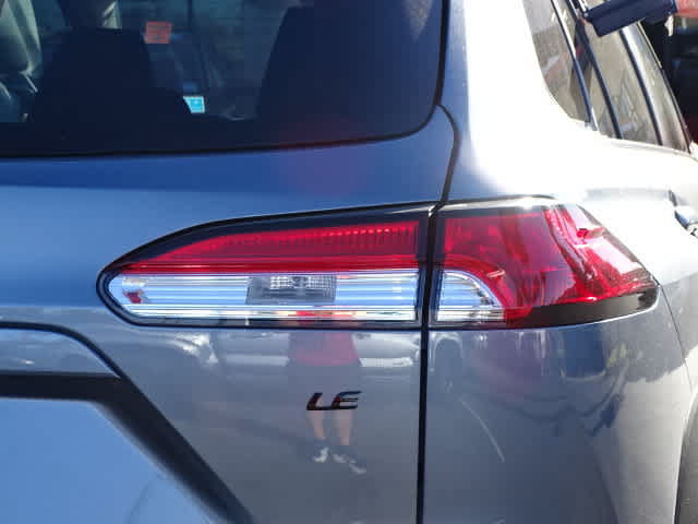 Certified 2024 Toyota Corolla Cross LE w/ Moonroof Package FWD image 12