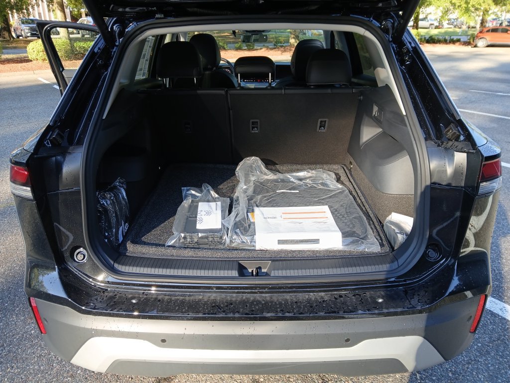 New 2026 Volkswagen Tiguan SE FWD image 22