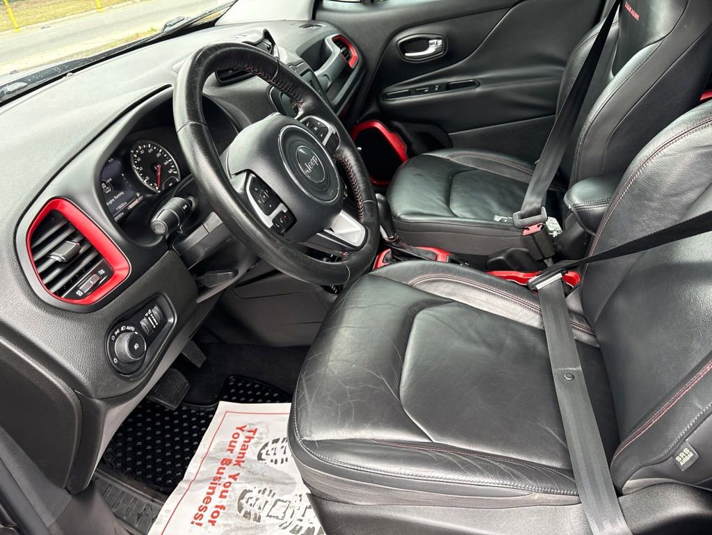 Used 2016 Jeep Renegade Trailhawk w/ Premium Trailhawk Package AWD/4WD image 15