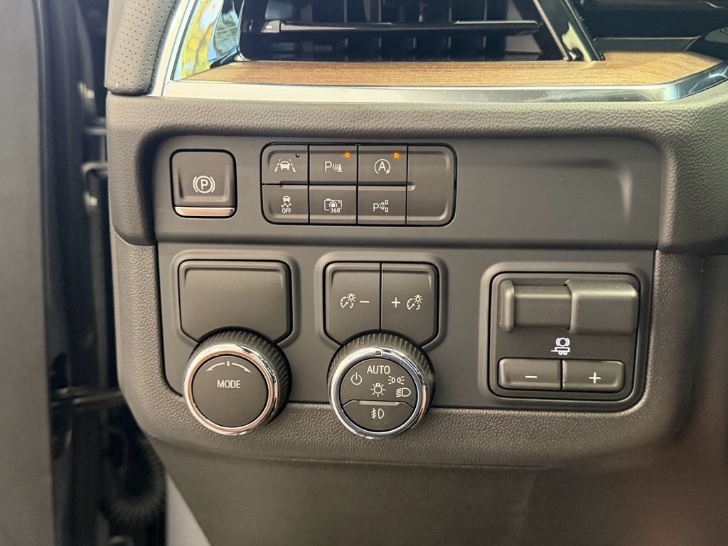 Certified 2026 Chevrolet Suburban High Country w/ Sun And Tow Package RWD image 28