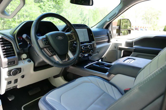 Used 2022 Ford F250 Limited image 2