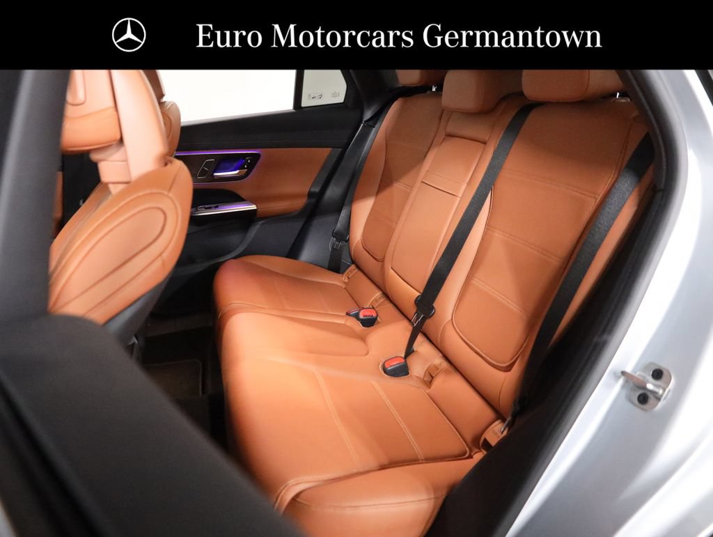 Used 2024 Mercedes-Benz GLC 300 4MATIC image 50