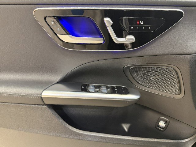 Used 2024 Mercedes-Benz C 300 4MATIC Sedan image 17